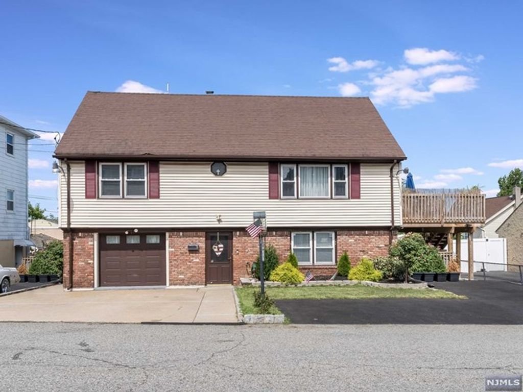48 Bush Avenue, Woodland Park, NJ 07424