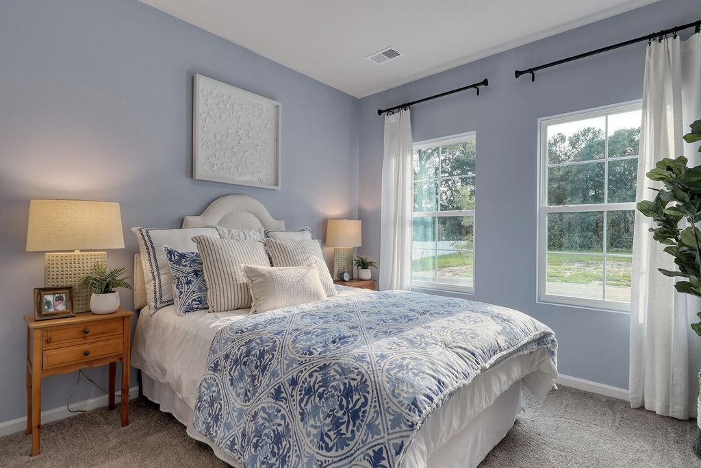 Image 16 of property listing at 528 O'Leary Circle, Summerville, SC 29483