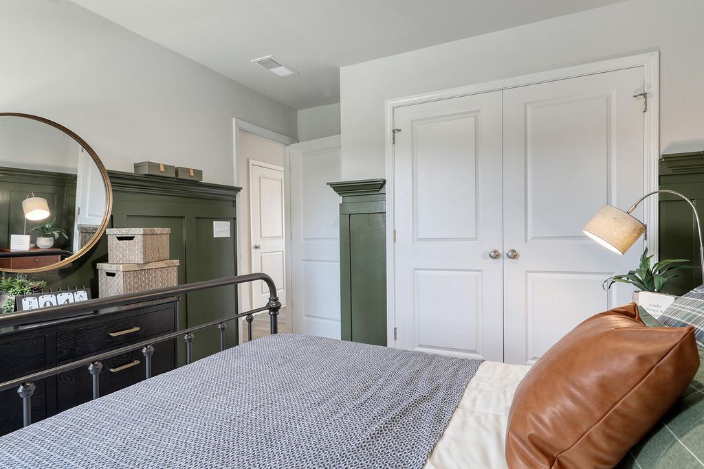 Image 17 of property listing at 528 O'Leary Circle, Summerville, SC 29483