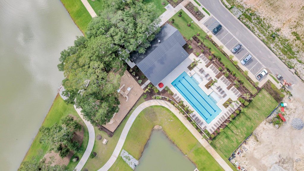 Image 28 of property listing at 528 O'Leary Circle, Summerville, SC 29483