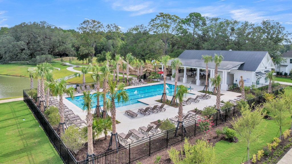 Image 30 of property listing at 528 O'Leary Circle, Summerville, SC 29483