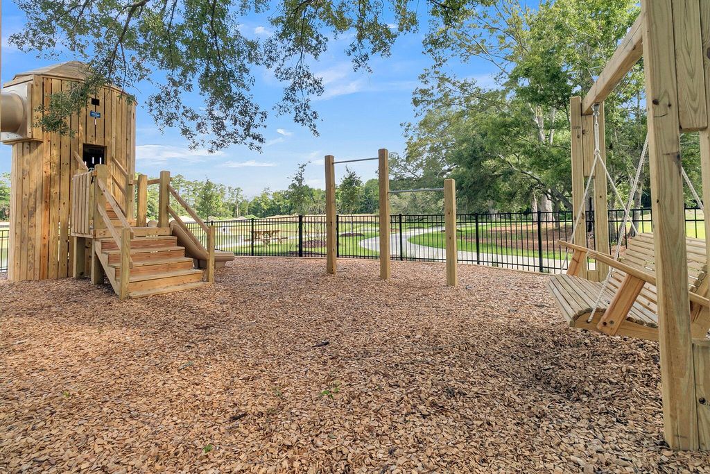 Image 35 of property listing at 528 O'Leary Circle, Summerville, SC 29483