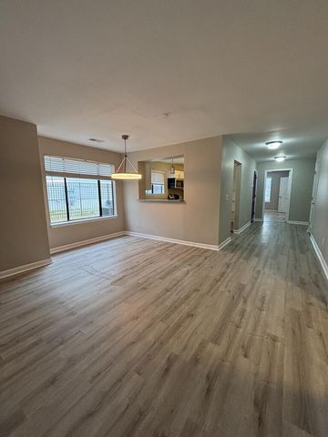 8483 Yadkin Circle Apt D, North Charleston, SC 29406