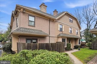 415 EAGLE RD #8, Wayne, PA 19087