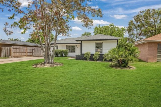 1412 W 10th Street, Freeport, TX 77541