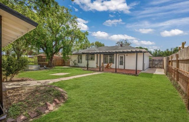 1412 W 10th Street, Freeport, TX 77541