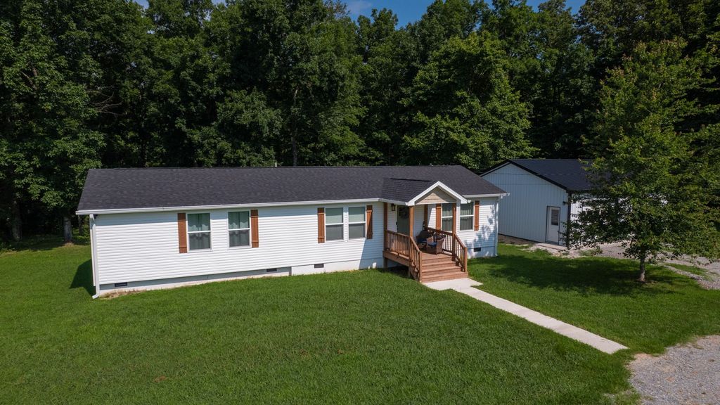 10498 Missionary Ridge Rd, Bon Aqua, TN 37025