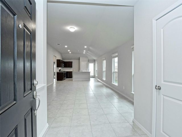 208 Trailside LN, Bastrop, TX 78602