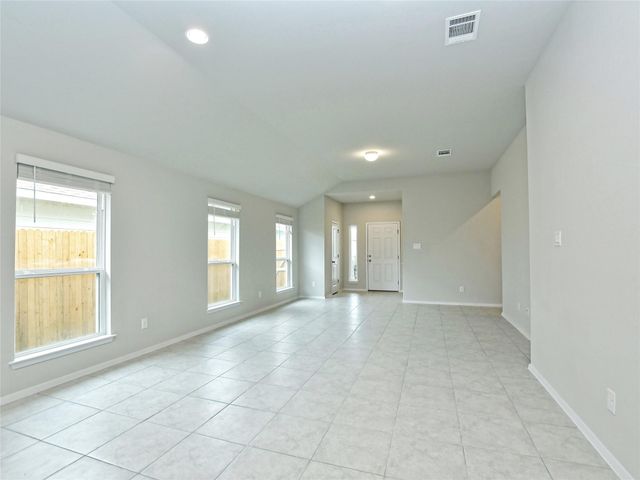 208 Trailside LN, Bastrop, TX 78602