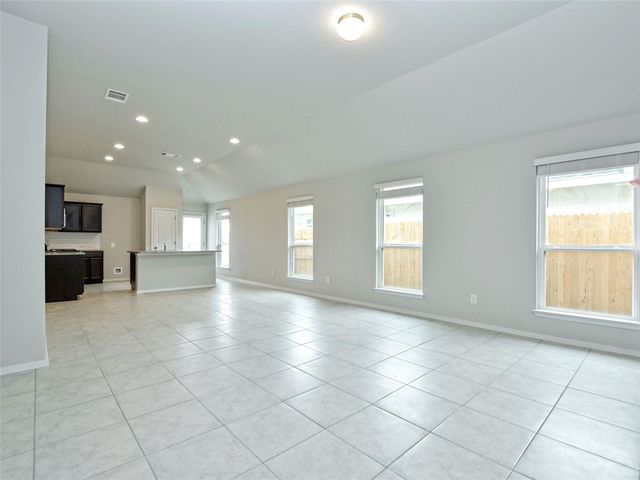 208 Trailside LN, Bastrop, TX 78602