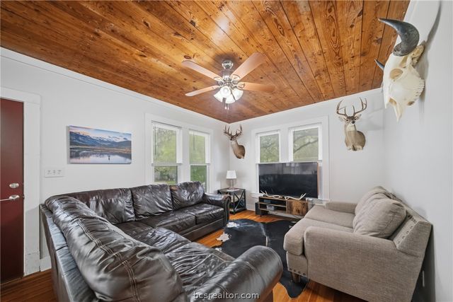 404 Ayrshire Street, College Station, TX 77840