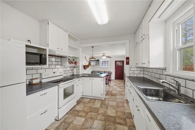 404 Ayrshire Street, College Station, TX 77840