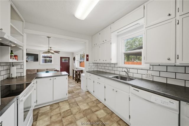 404 Ayrshire Street, College Station, TX 77840