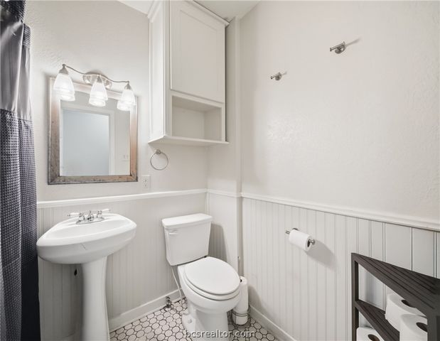 404 Ayrshire Street, College Station, TX 77840