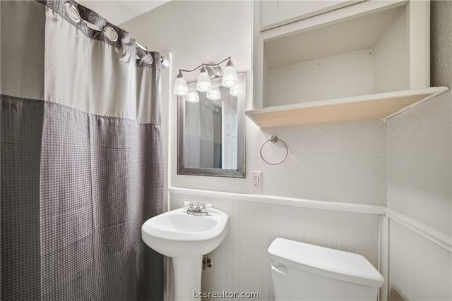 404 Ayrshire Street, College Station, TX 77840