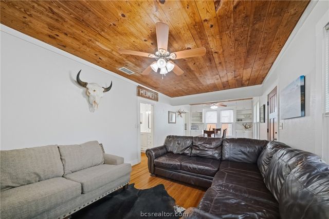 404 Ayrshire Street, College Station, TX 77840