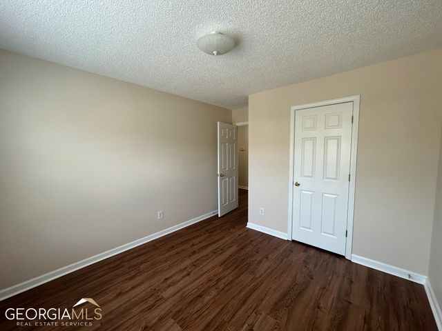 6296 Hickory Lane Circle, Union City, GA 30291