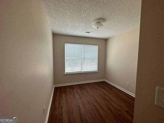 6296 Hickory Lane Circle, Union City, GA 30291