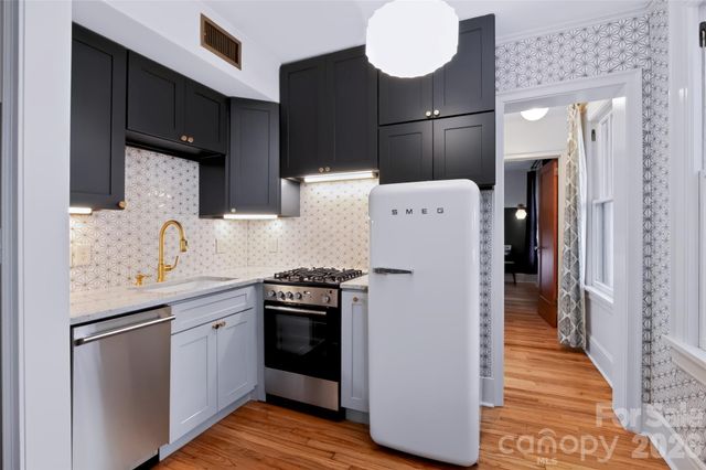 712 Louise Avenue 203, Charlotte, NC 28204