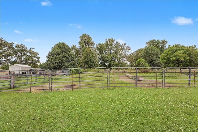 22934 Leonard Ranch Road, Gravette, AR 72736