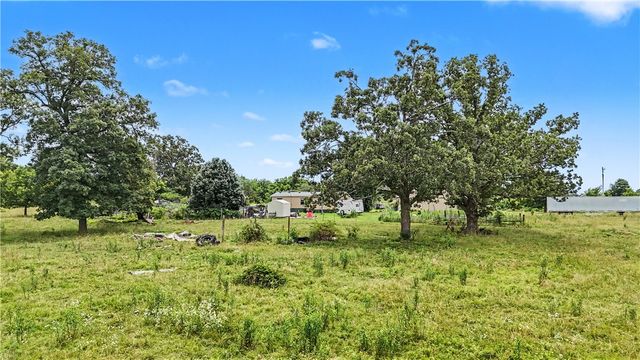 22934 Leonard Ranch Road, Gravette, AR 72736