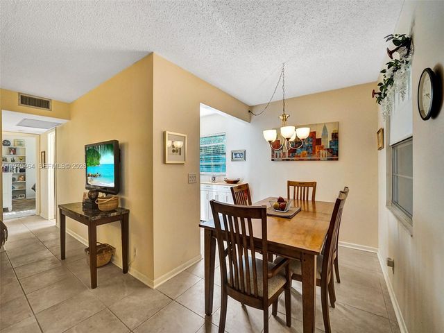 251 SW 134th Way 110M, Pembroke Pines, FL 33027