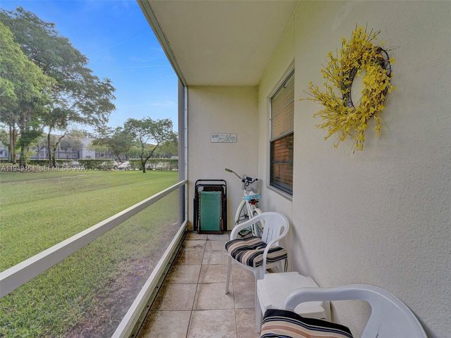 251 SW 134th Way 110M, Pembroke Pines, FL 33027