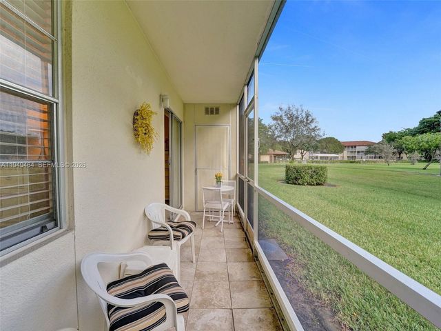 251 SW 134th Way 110M, Pembroke Pines, FL 33027