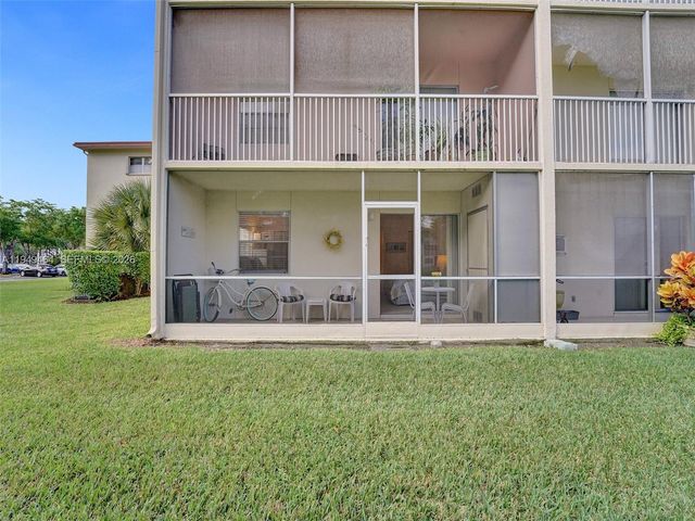251 SW 134th Way 110M, Pembroke Pines, FL 33027