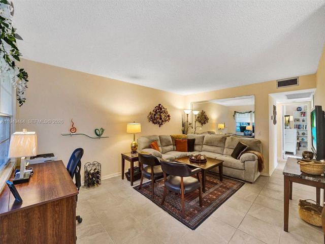 251 SW 134th Way 110M, Pembroke Pines, FL 33027