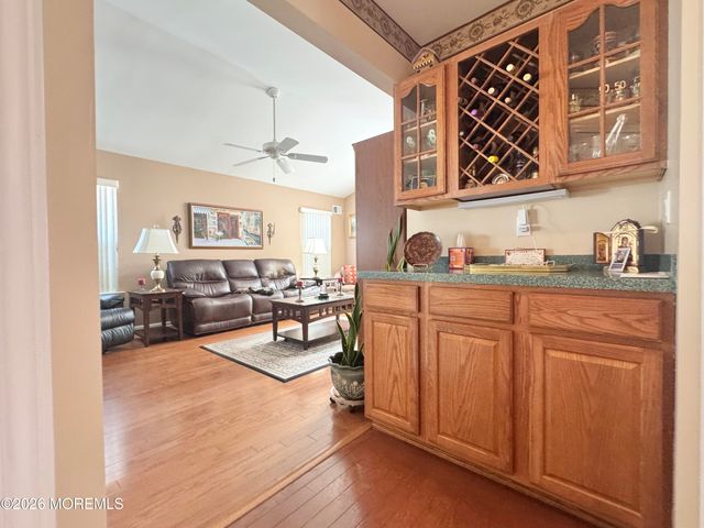 18 Skyline Drive, Lakewood, NJ 08701