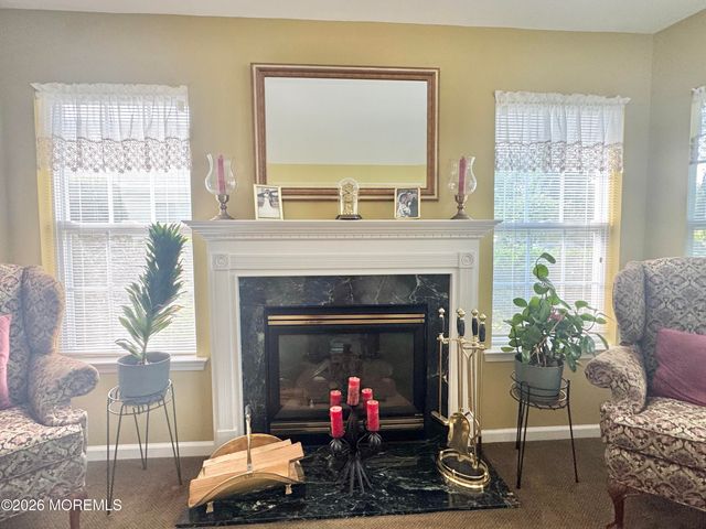 18 Skyline Drive, Lakewood, NJ 08701