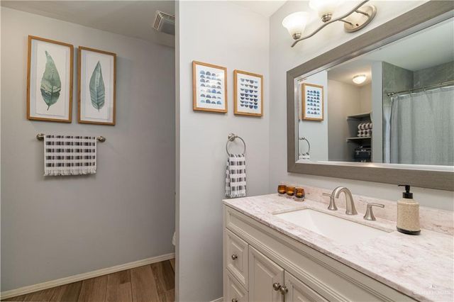 2105 Nightingale W Avenue, Mcallen, TX 78504