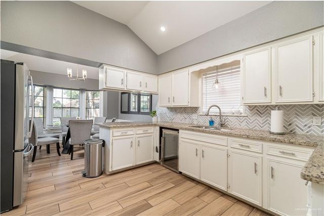 2105 Nightingale W Avenue, Mcallen, TX 78504