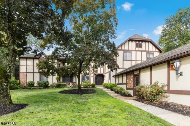 9 Sentinel Ct E, Chatham Twp., NJ 07928
