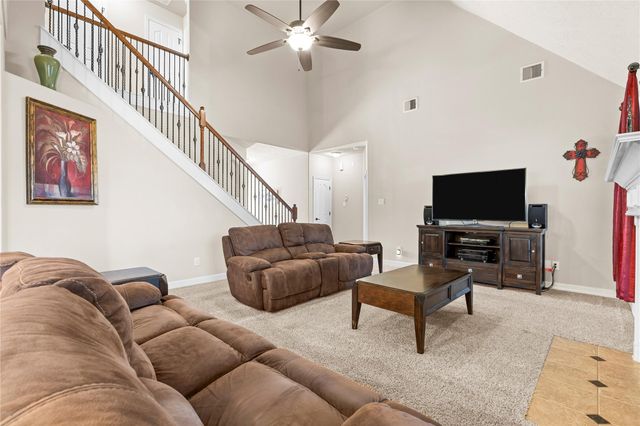 9414 Trinidad Drive, Mont Belvieu, TX 77523