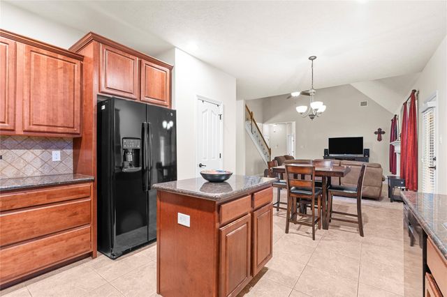 9414 Trinidad Drive, Mont Belvieu, TX 77523