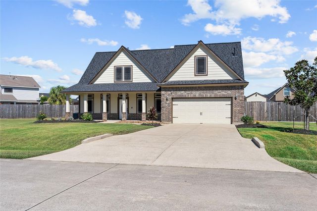 9414 Trinidad Drive, Mont Belvieu, TX 77523