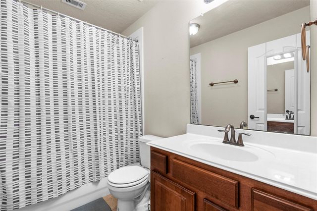 9414 Trinidad Drive, Mont Belvieu, TX 77523