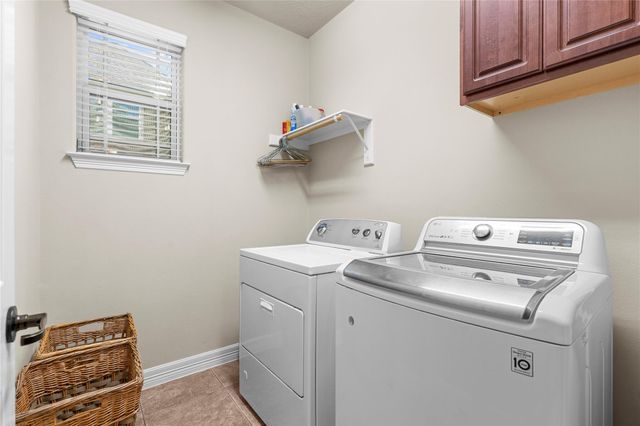 9414 Trinidad Drive, Mont Belvieu, TX 77523