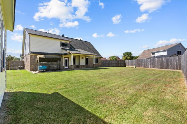 9414 Trinidad Drive, Mont Belvieu, TX 77523