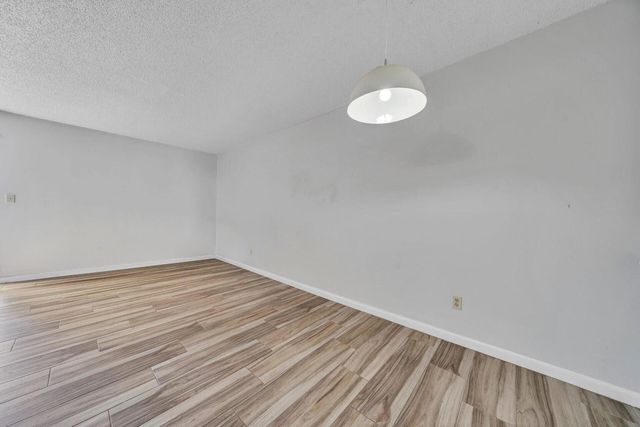 308 SW Miracle Strip Pkwy Parkway 27 C, Fort Walton Beach, FL 32548