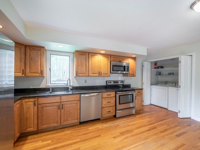 21 Simpaug Turnpike, Redding, CT 06896