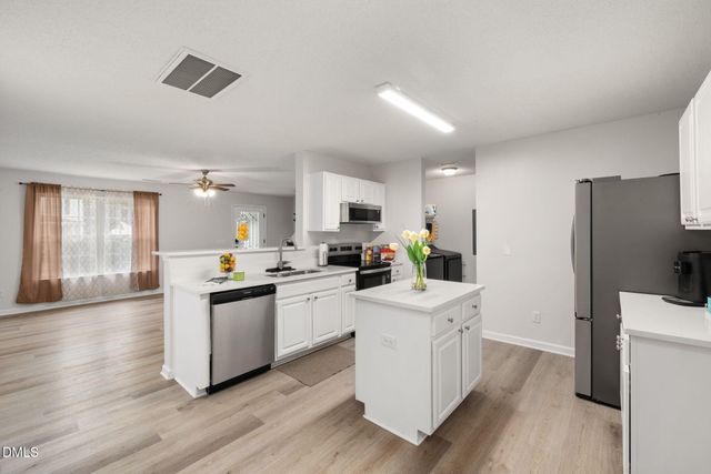 5522 Marthonna Way, Raleigh, NC 27616