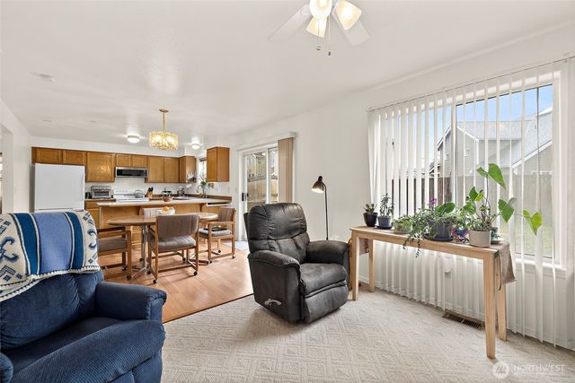 12928 SE 217th Place, Kent, WA 98031