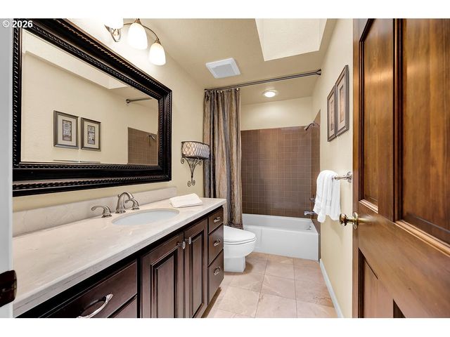 2677 GARFIELD St, Eugene, OR 97405