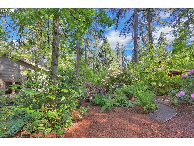 2677 GARFIELD St, Eugene, OR 97405