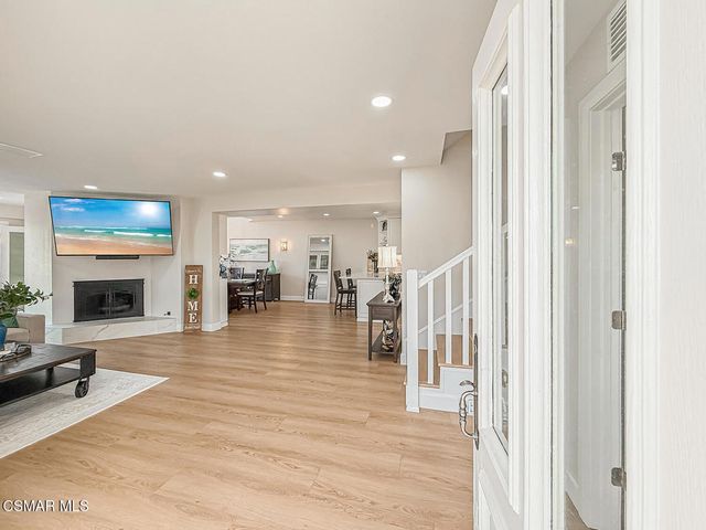 2014 Peninsula Road, Oxnard, CA 93035