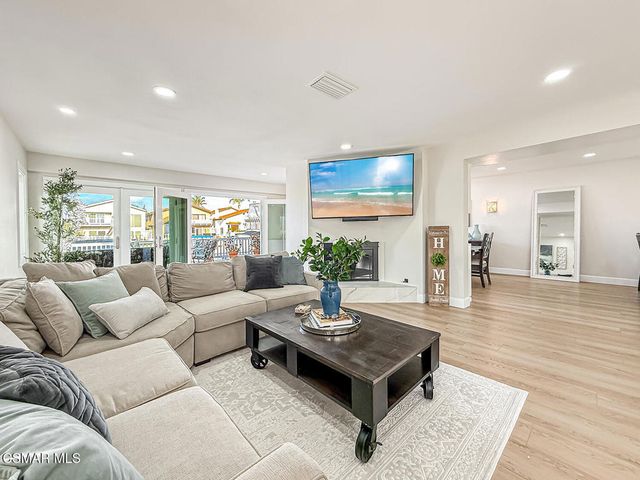 2014 Peninsula Road, Oxnard, CA 93035