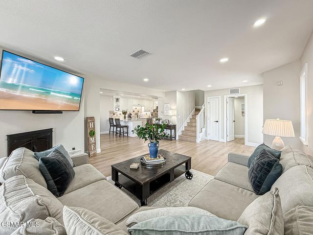2014 Peninsula Road, Oxnard, CA 93035